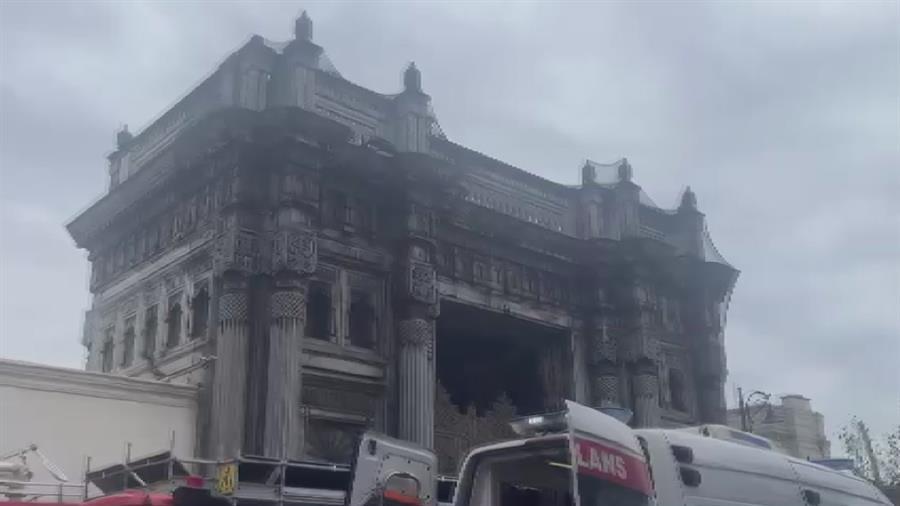 Fire breaks out in historical Çırağan Palace