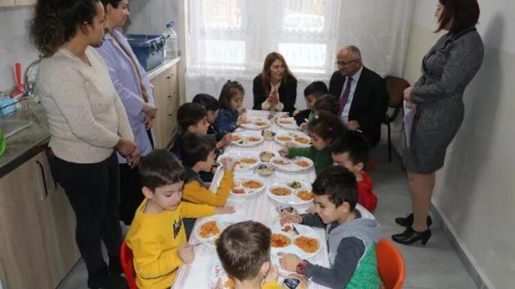 All pre-school students to be given free meals: Minister