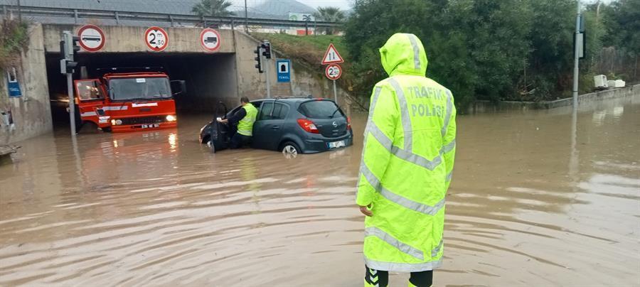 One dead in rain-hit İzmir