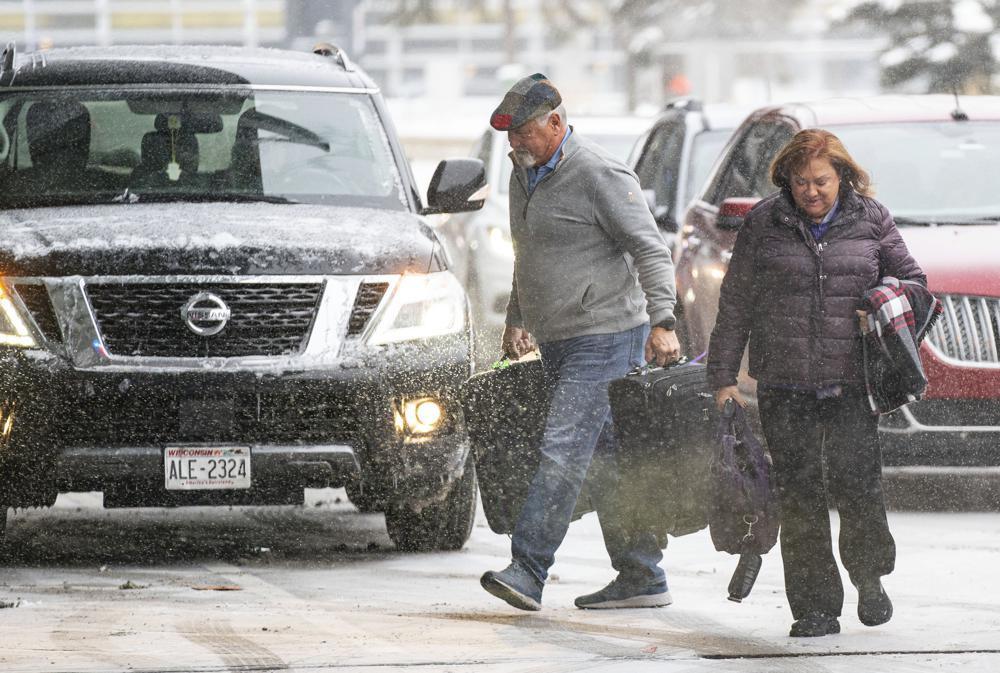 US storm adds uncertainty to strong holiday travel demand