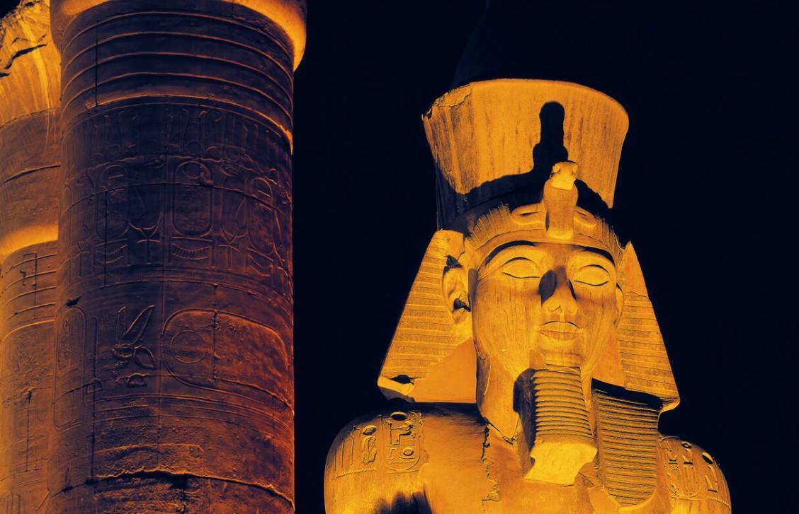 Egypt stops bid to steal 10-ton ancient statue