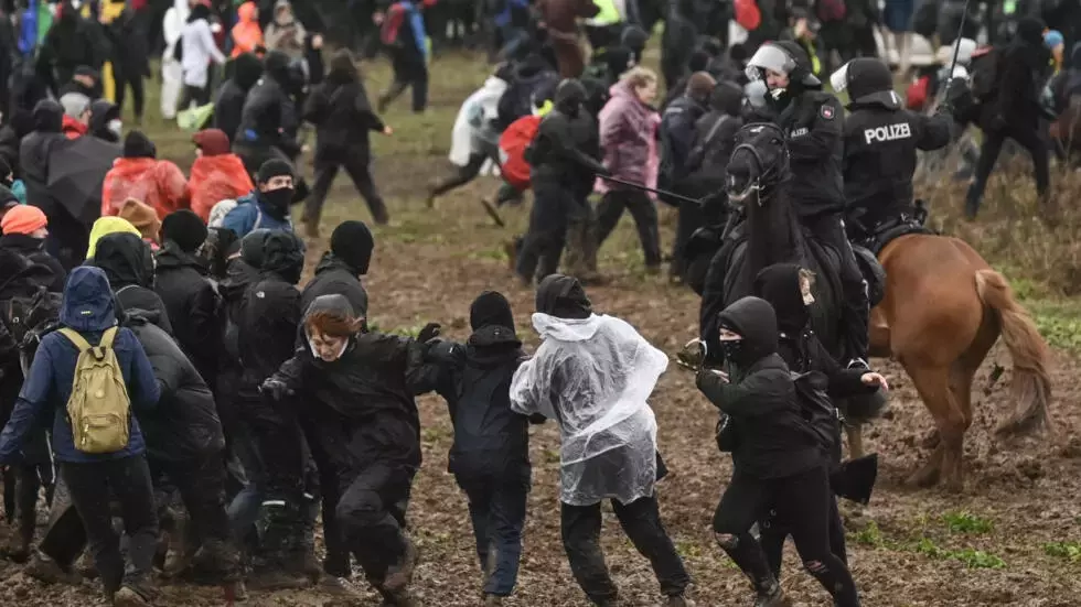 German police finish clearing site of violent anti-coal protests