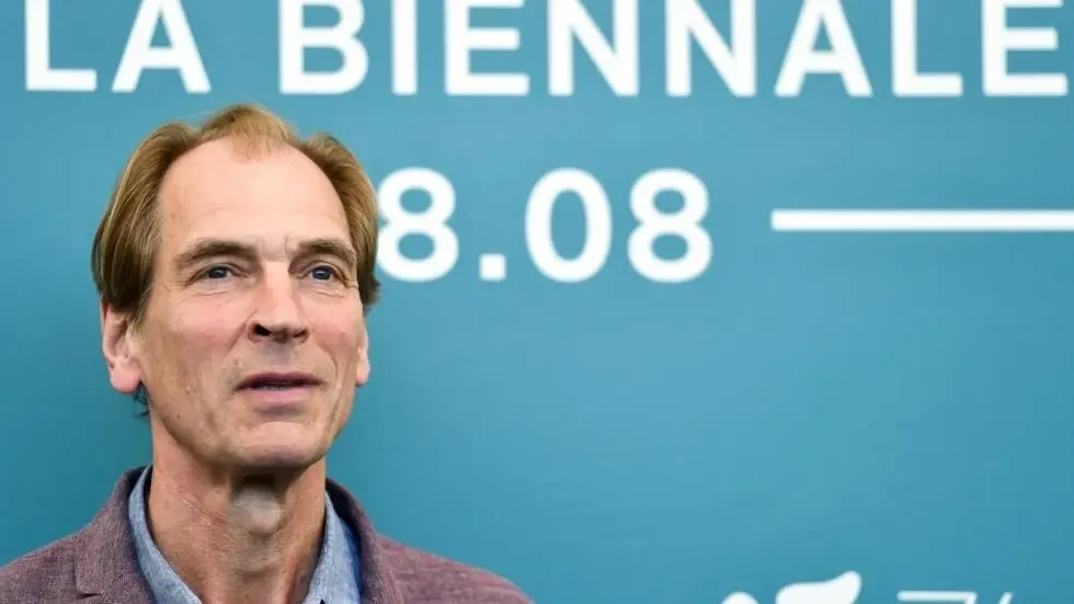 Mountain rescuers search for actor Julian Sands