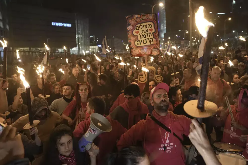 Israelis press on with protests against new government