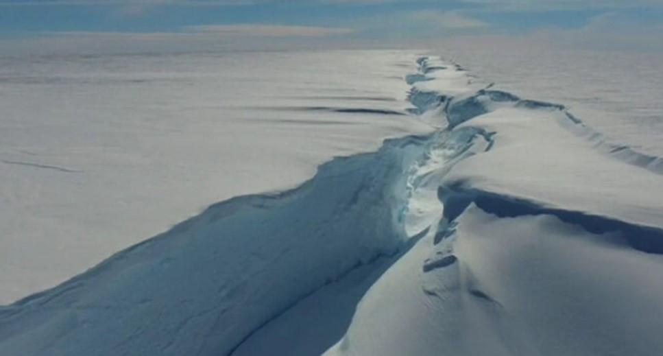 Vast iceberg breaks off near UK Antarctic base