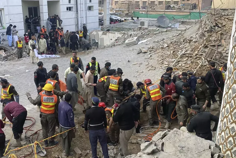 Pakistan blames security lapse for mosque blast