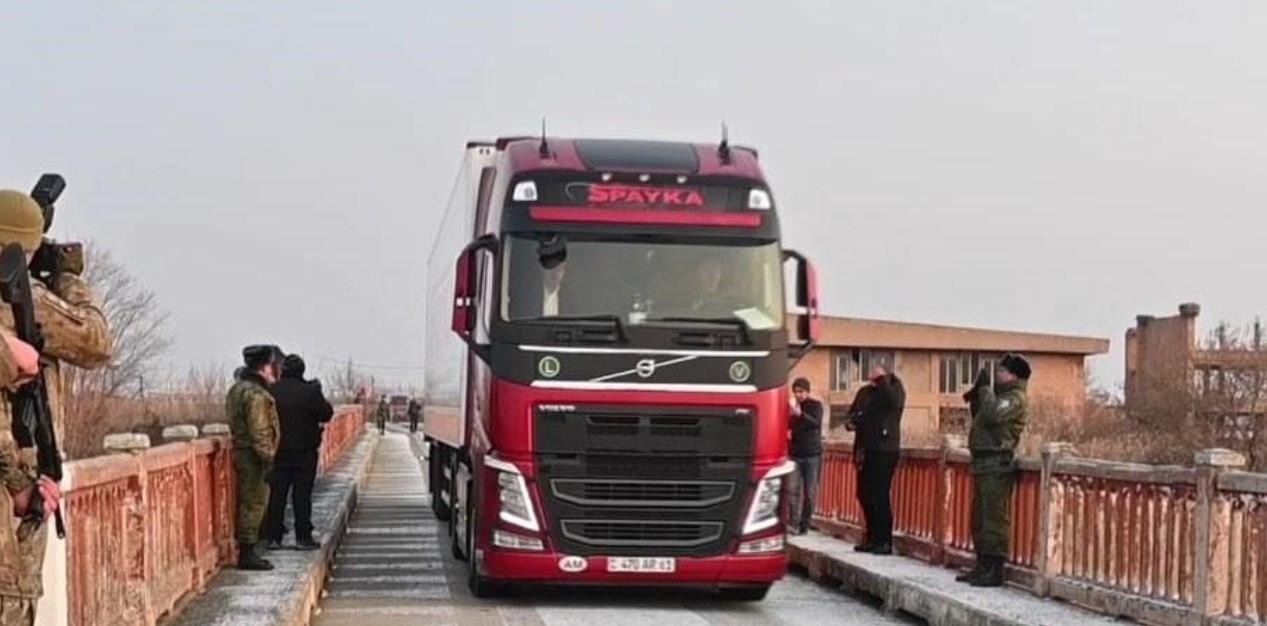 Türkiye-Armenia crossing opened for first time in 35 years
