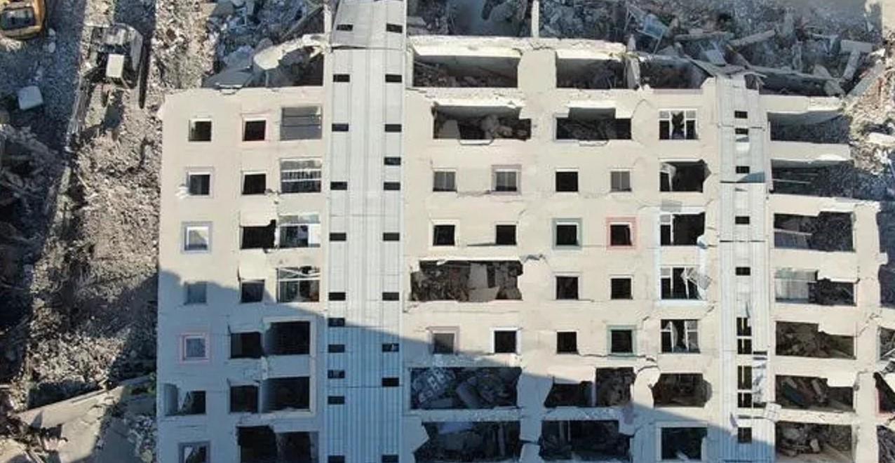Some contractors captured over collapsed buildings