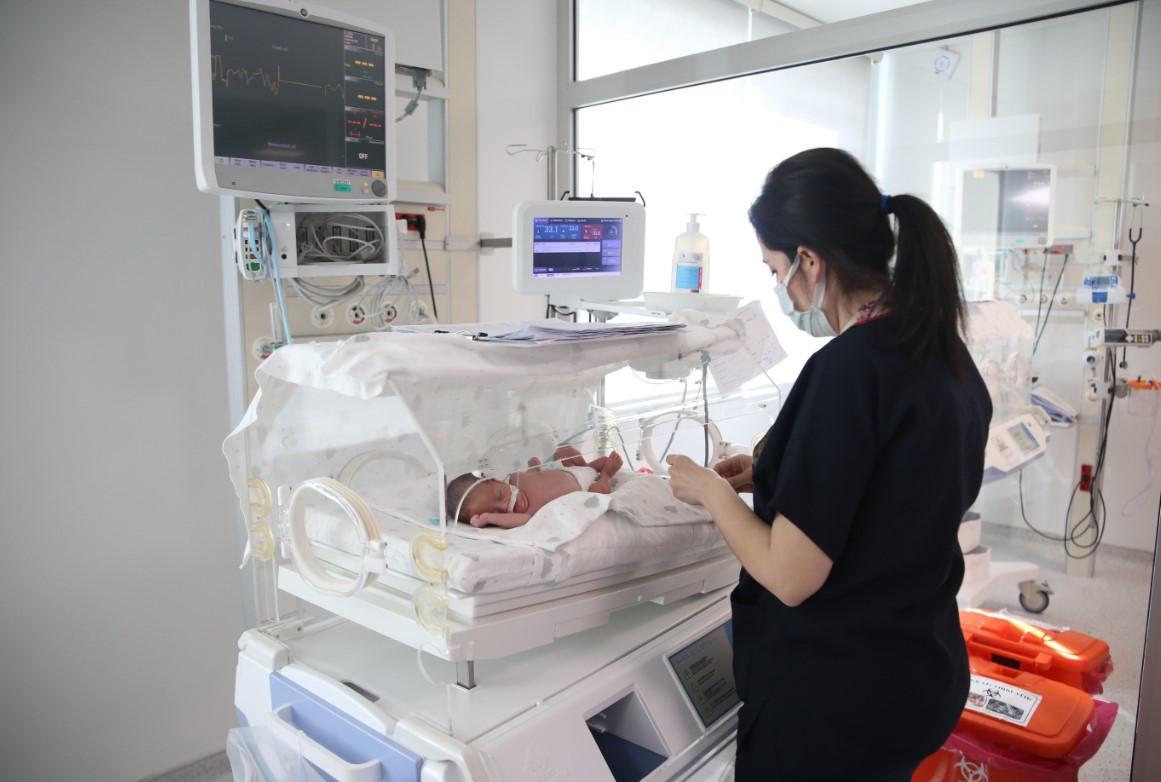 Thousands of babies born in quake zone