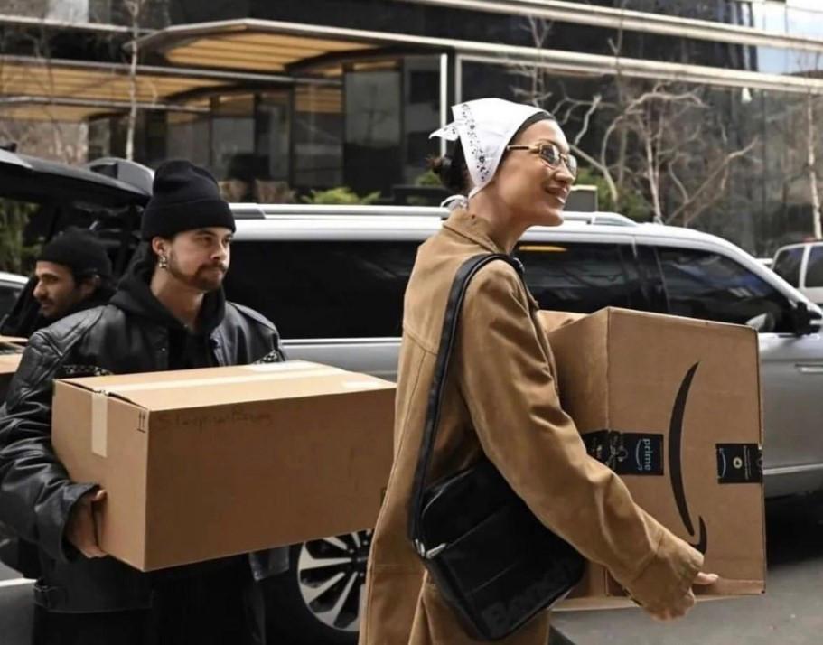 Bella Hadid brings aid to quake survivors