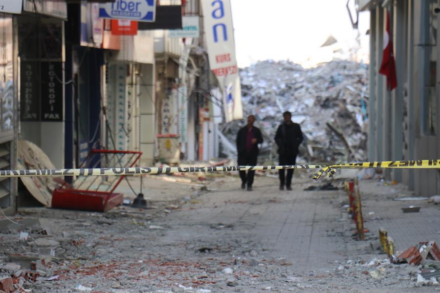 Aftershock kills two people, injures 140 in Malatya