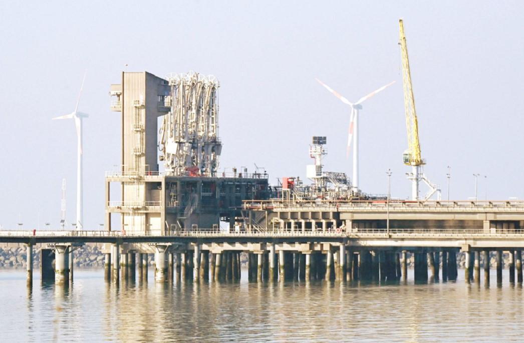 European LNG imports soar 63 pct in 2022: IEA