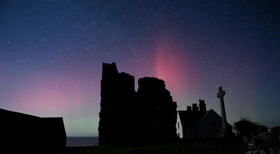 Tiny Welsh island wins world stargazing fame