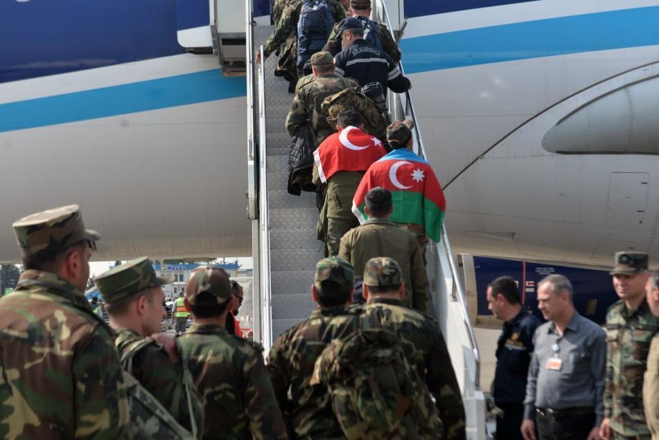 Azerbaijani rescue team members return to their country