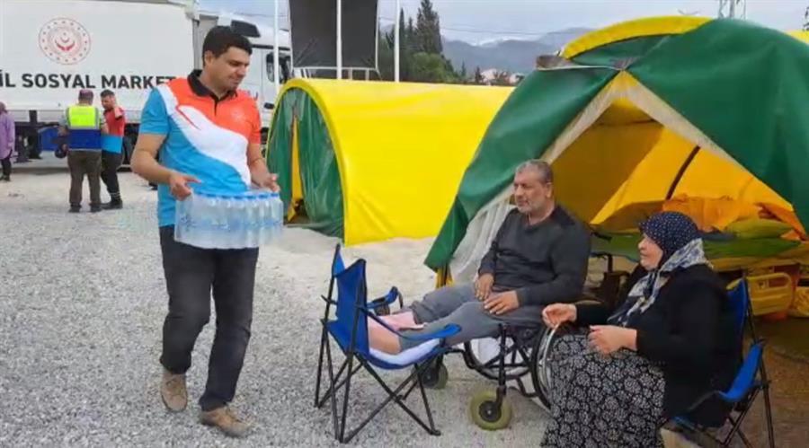 Experts warn against inconsiderate support for quake survivors