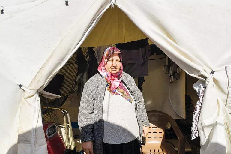 Quake survivor women deal with added burdens in tent cities