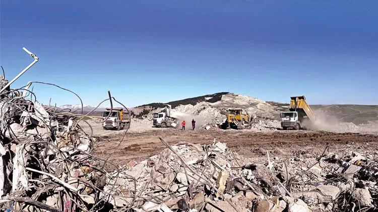 Earthquake rubble threatens agriculture in region