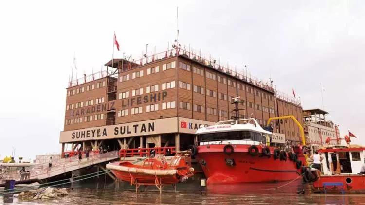 Ship put into service of quake survivors in Iskenderun