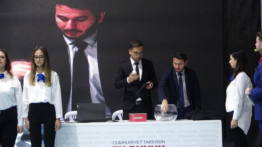 Casting lots for housing project in Istanbul begins