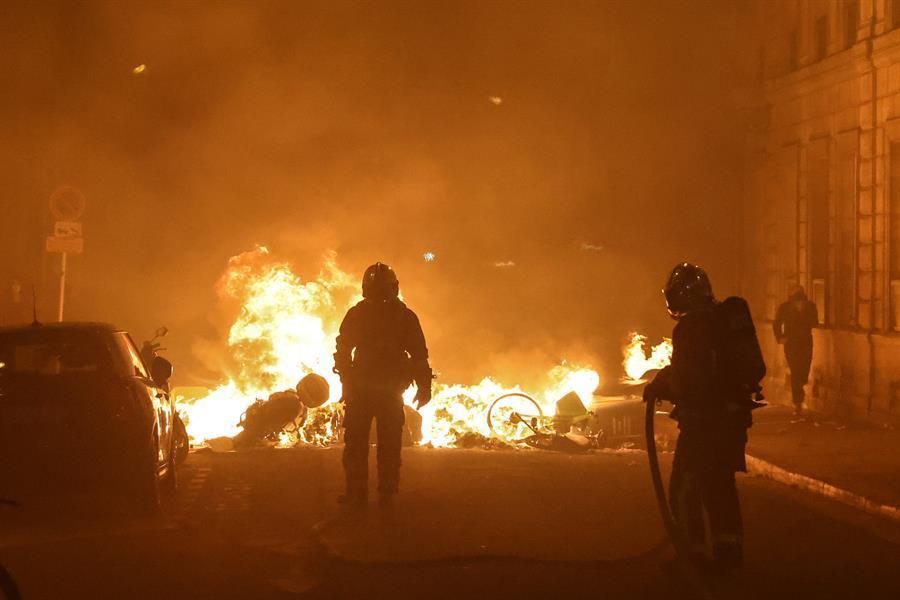 Violent protests in France over Macron’s retirement age push