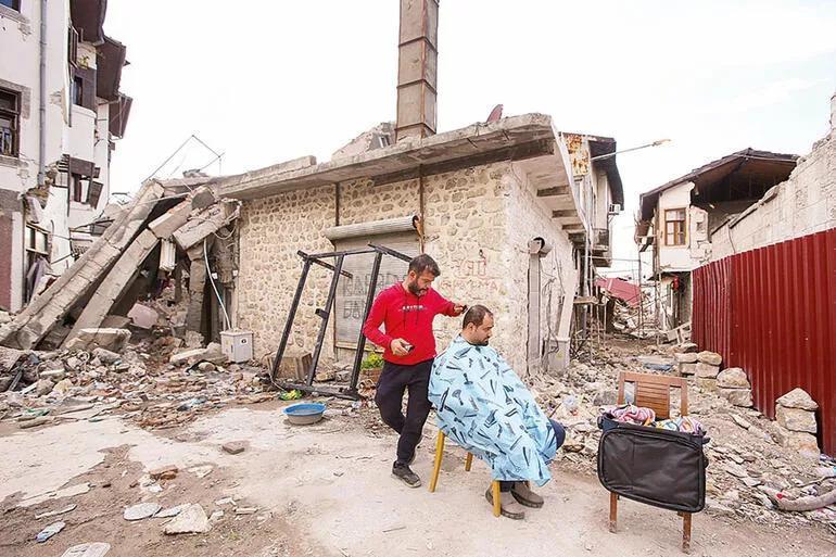Hatay residents start to return quake-hit city
