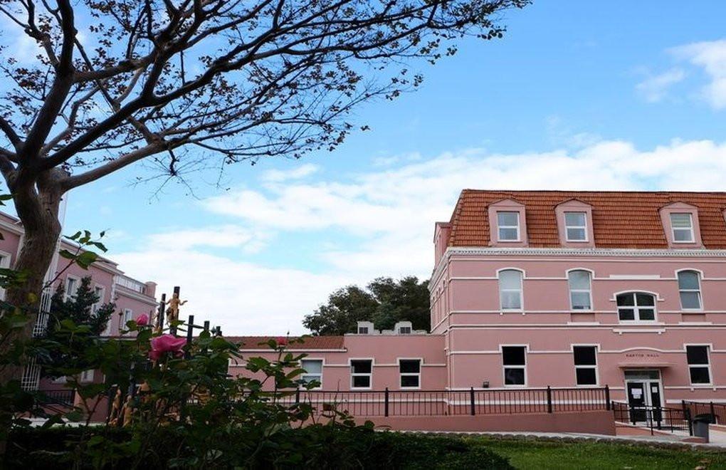 Students apologize for ‘Nazi salute’