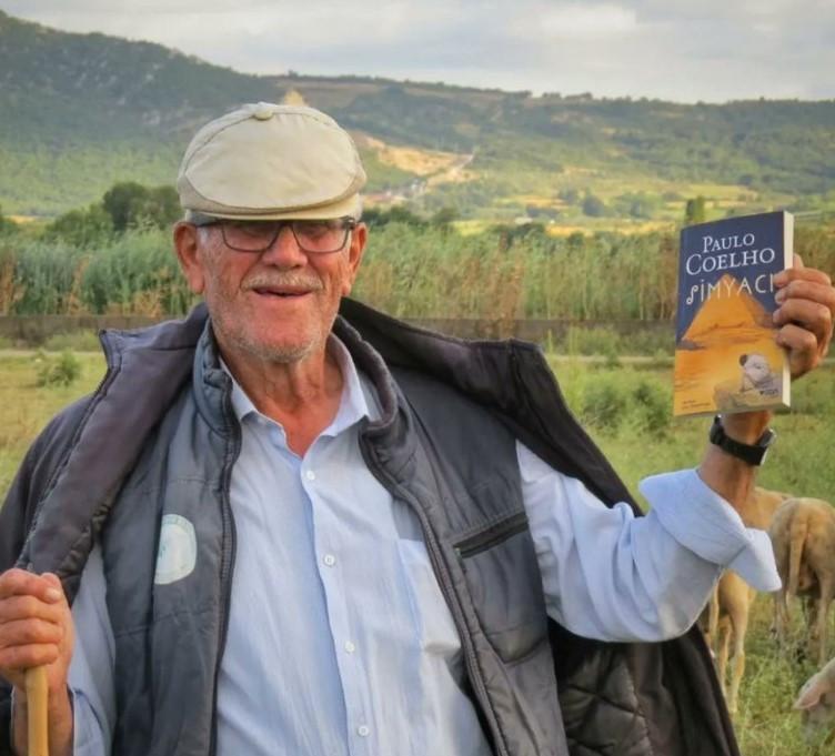 Paulo Coelho shares photo of Turkish shepherd