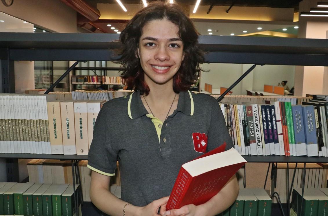 Universities offering full scholarship to 18-year-old