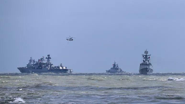 China sends warships and aircraft around Taiwan for second day