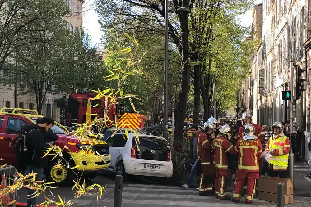 Toll rises to four in French building collapse