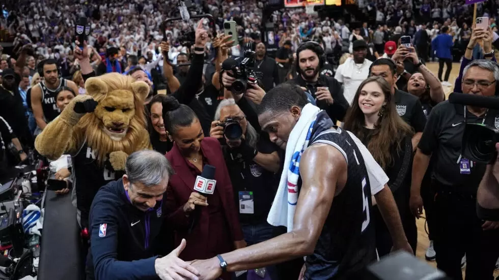 Kings edge Warriors in NBA playoff thriller