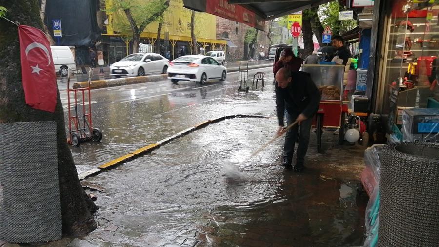 Bad weather spell continues in Türkiye’s west, Istanbul