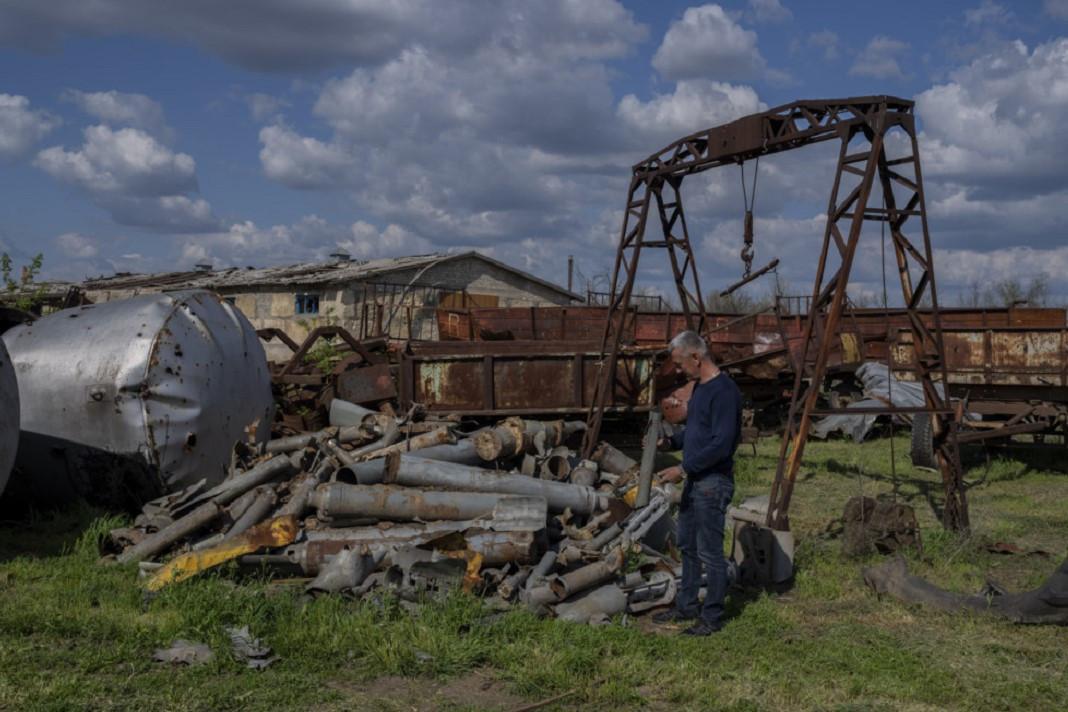 Ukraine farmers risk losing their lives or livelihoods