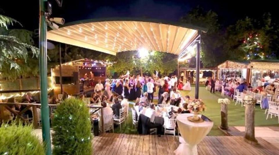 Some 600,000 couples to spend big on weddings