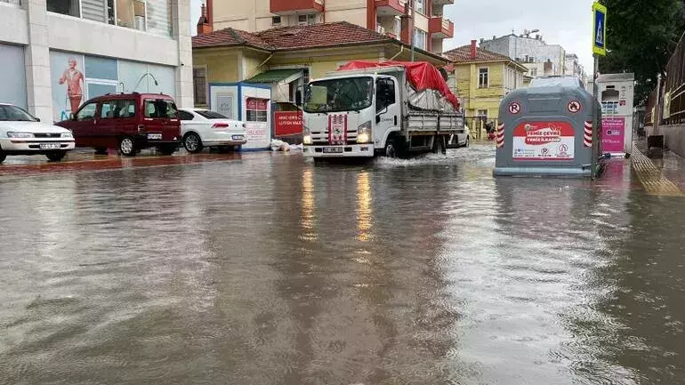 Floods kill 2 as heavy rain hits northern provinces