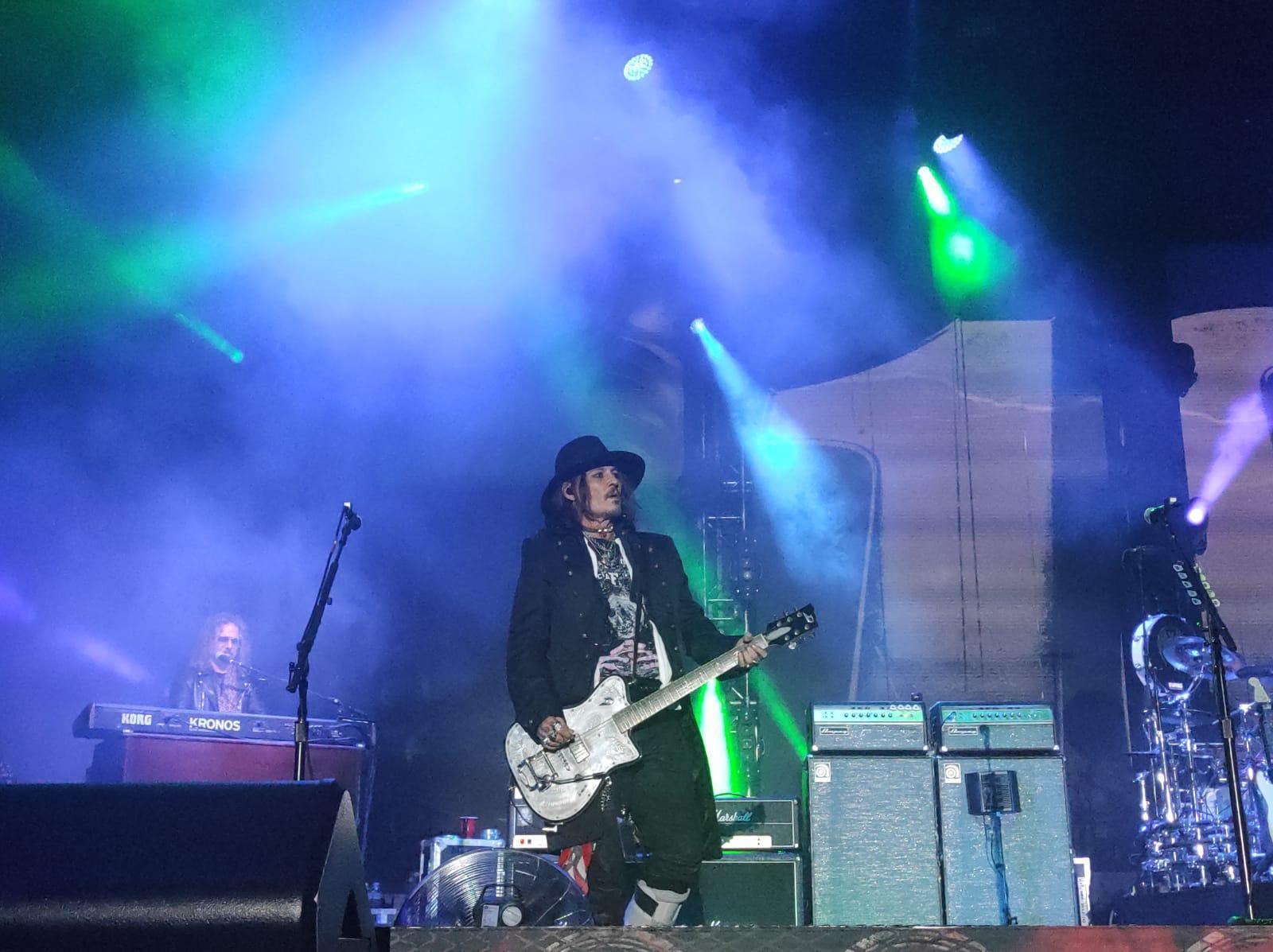 Johnny Depp meets fans in Istanbul concert