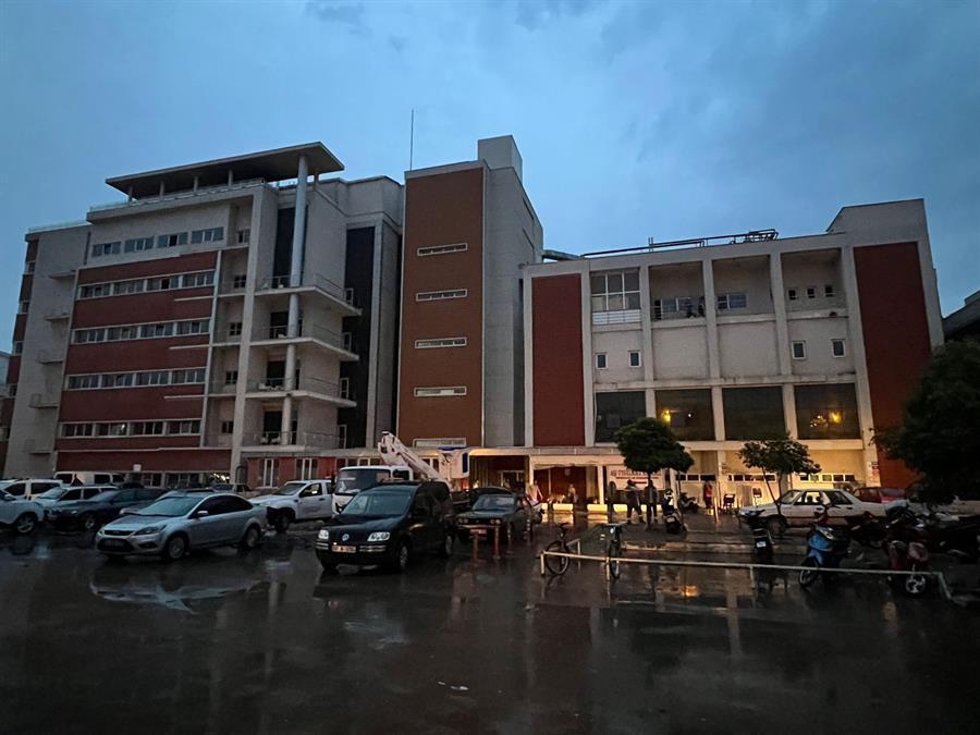 Hospital flooded in Manisa as torrential rains continue
