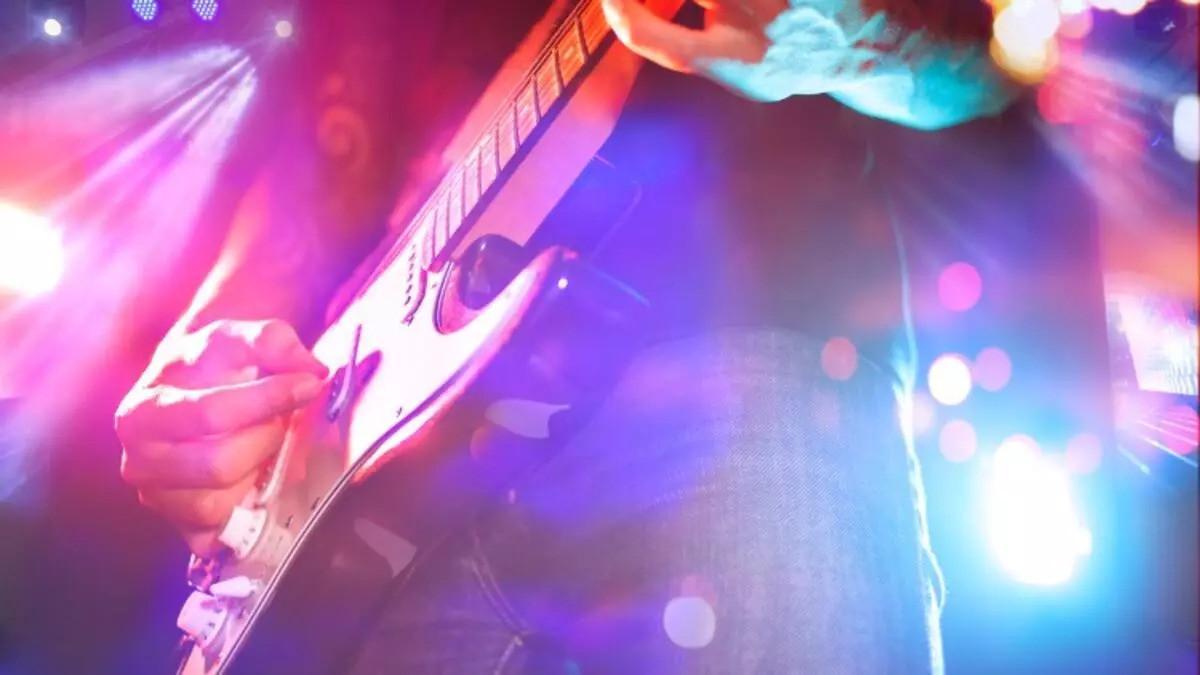People throng nightclubs as music ban lifted in Antalya