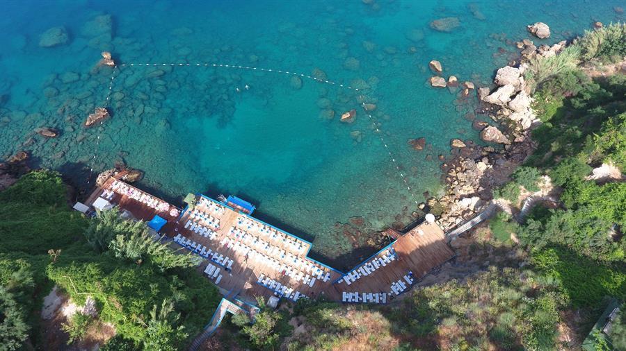 Some 100,000 foreign tourists arrive in Antalya each day: Minister