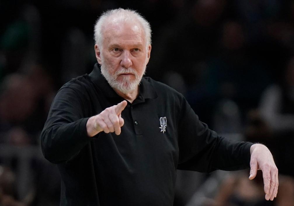 Iconic coach Popovich signs five-year deal with Spurs