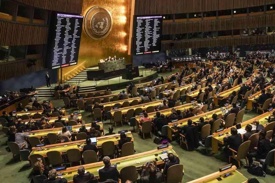 UN adopts resolution deploring violence against holy books