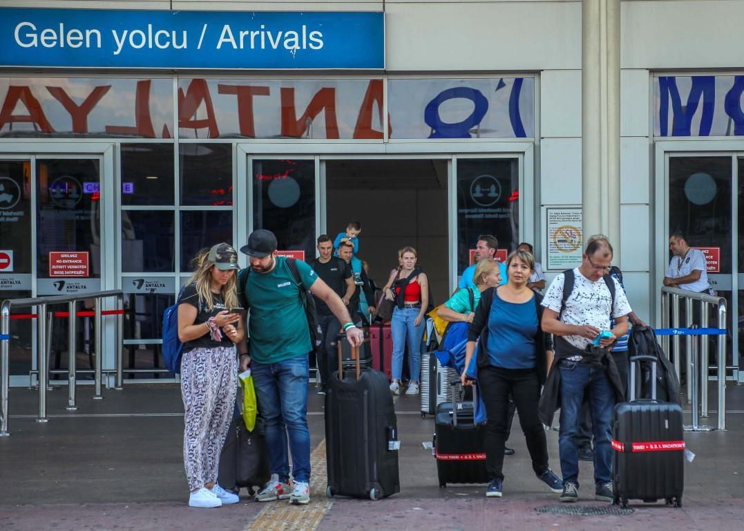 Türkiye hosts some 23 mln tourists in first half of 2023