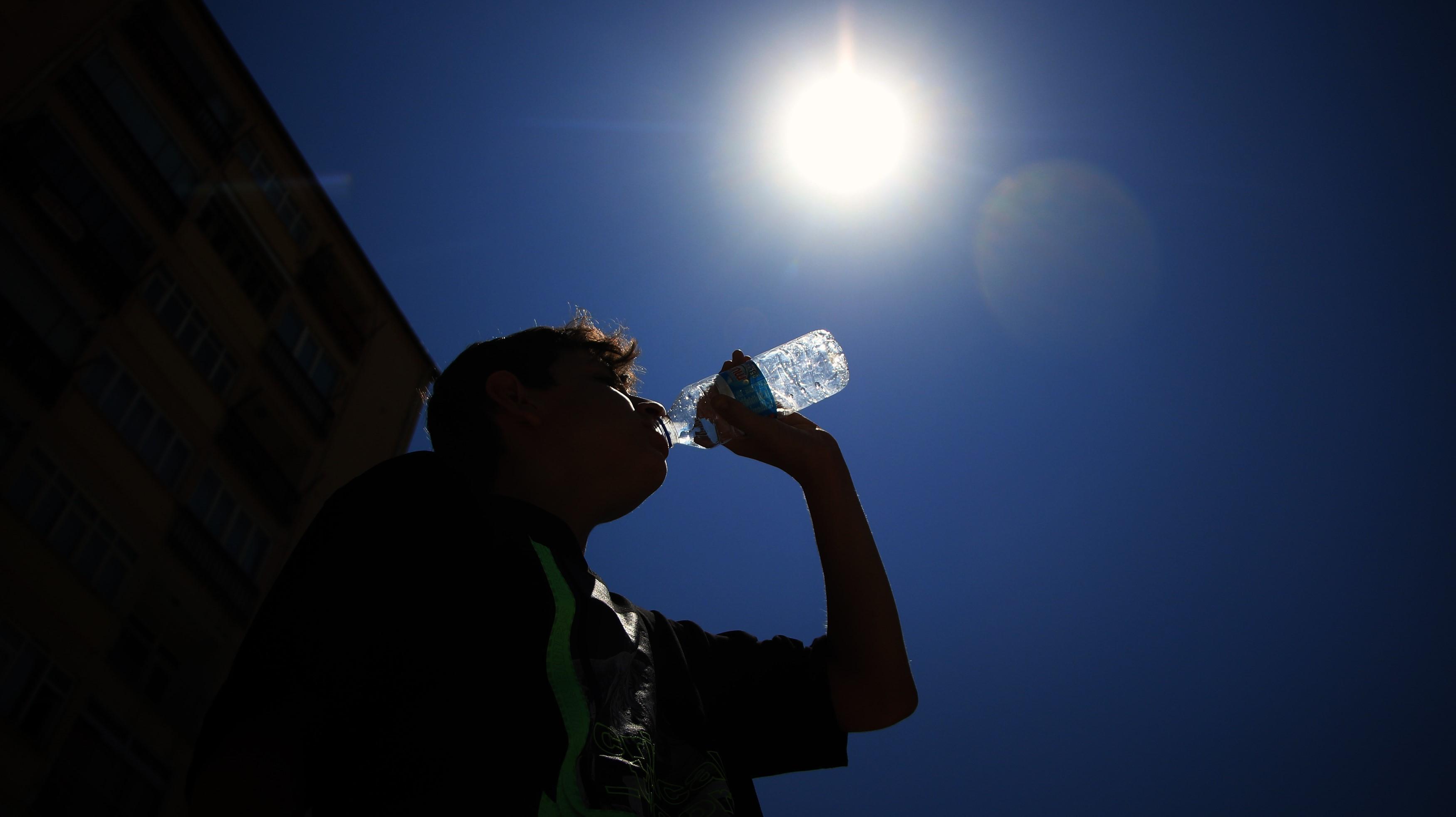 Environment minister warns of increasing temperatures