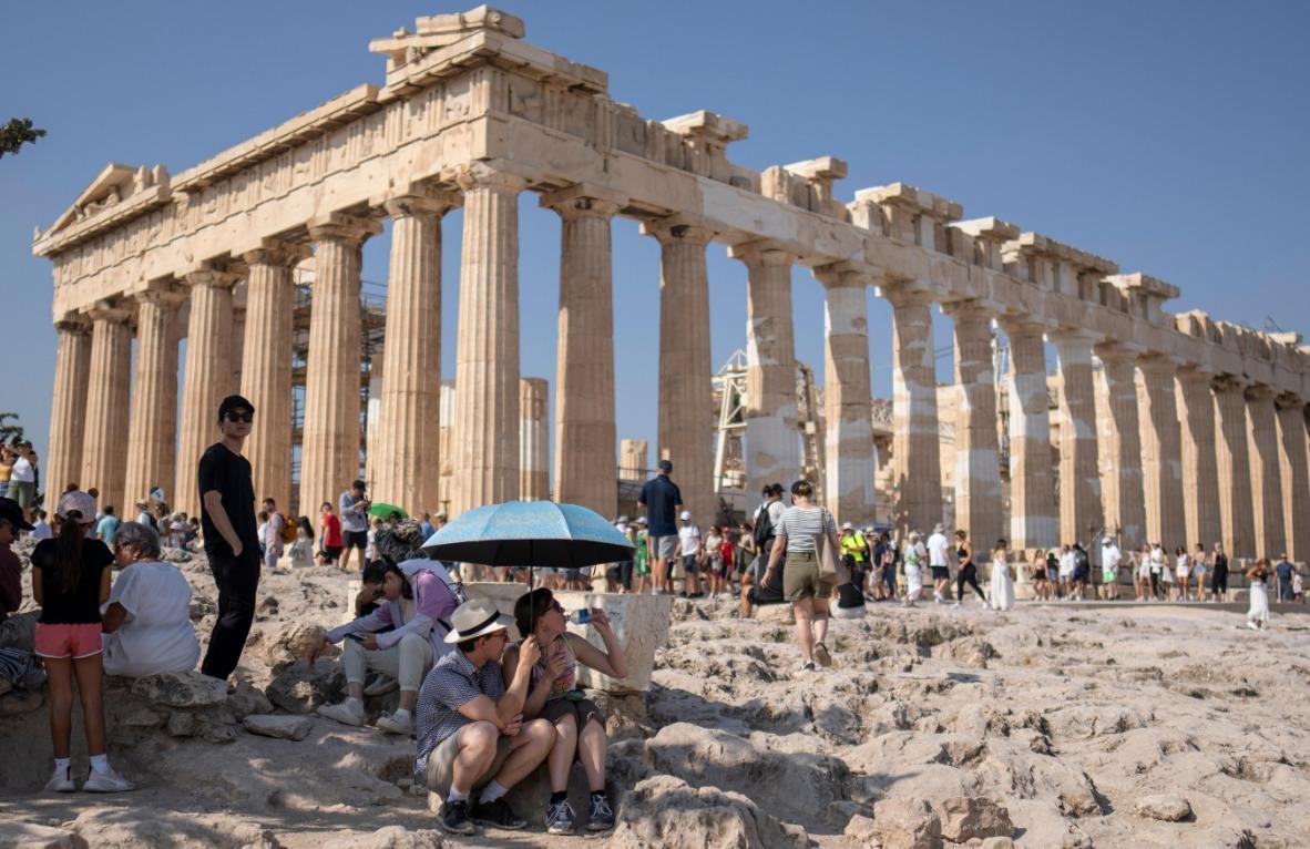 Greece plans hourly caps on visitors to Acropolis
