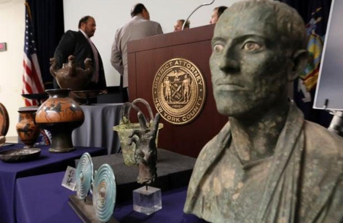 New York returns over 40 stolen antiquities to Italy