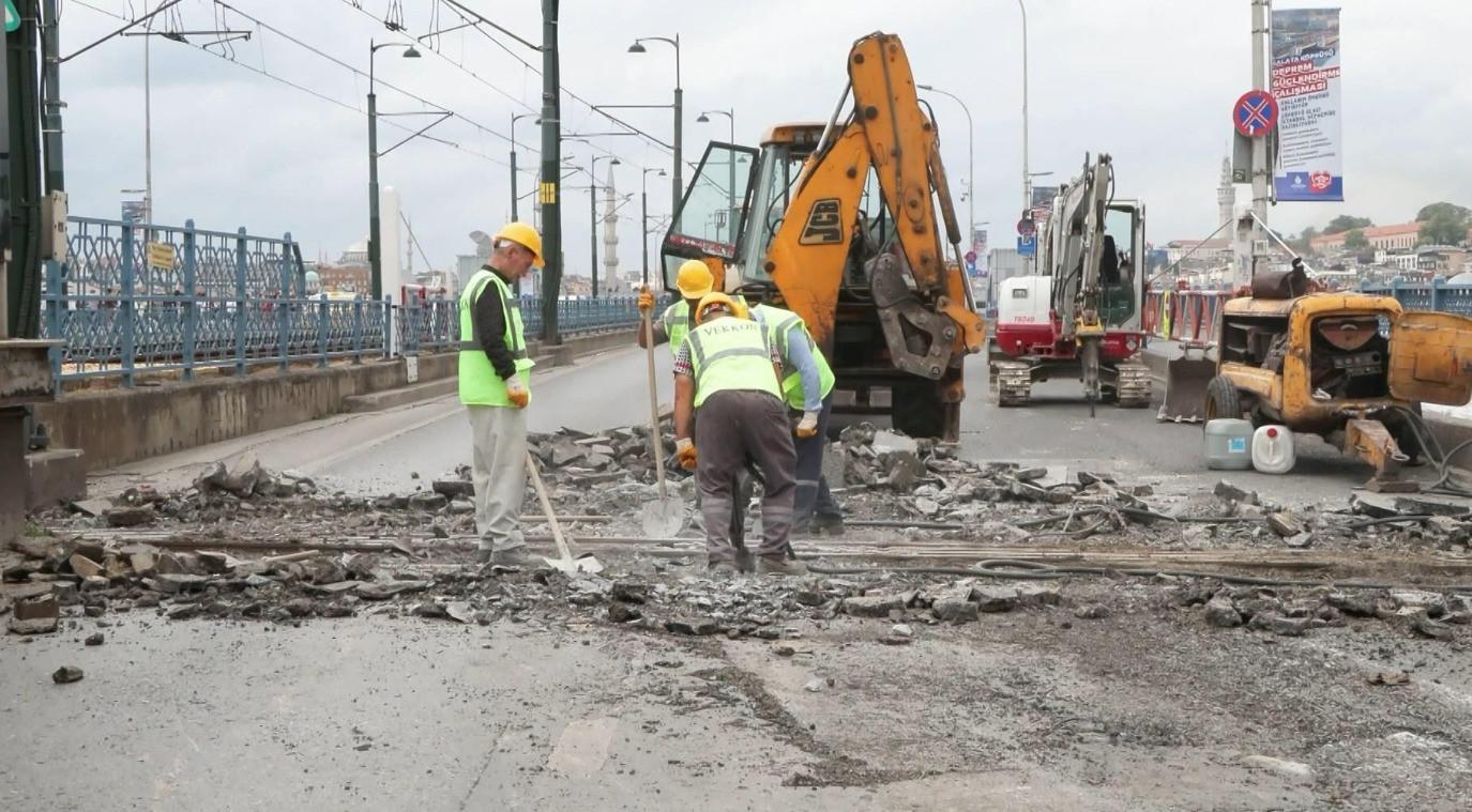 Galata Bridge closed to traffic for strengthening works