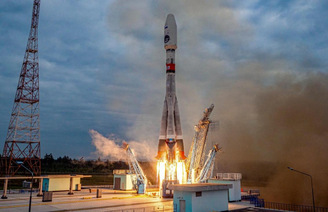 Russias Luna-25 probe crashes on the Moon