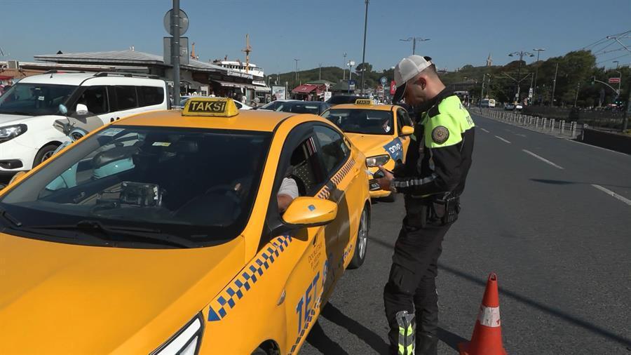 Taxi drivers face fines for breaking rules