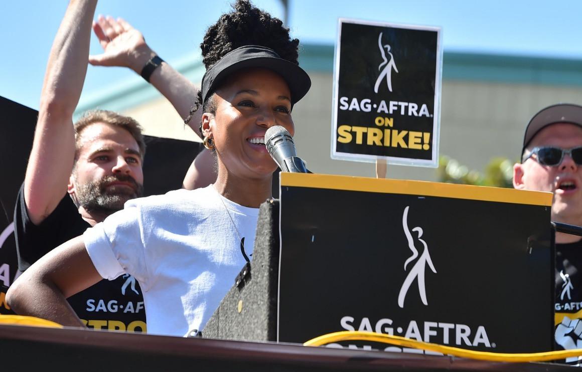 Kerry Washington shouts for solidarity at Hollywood strike