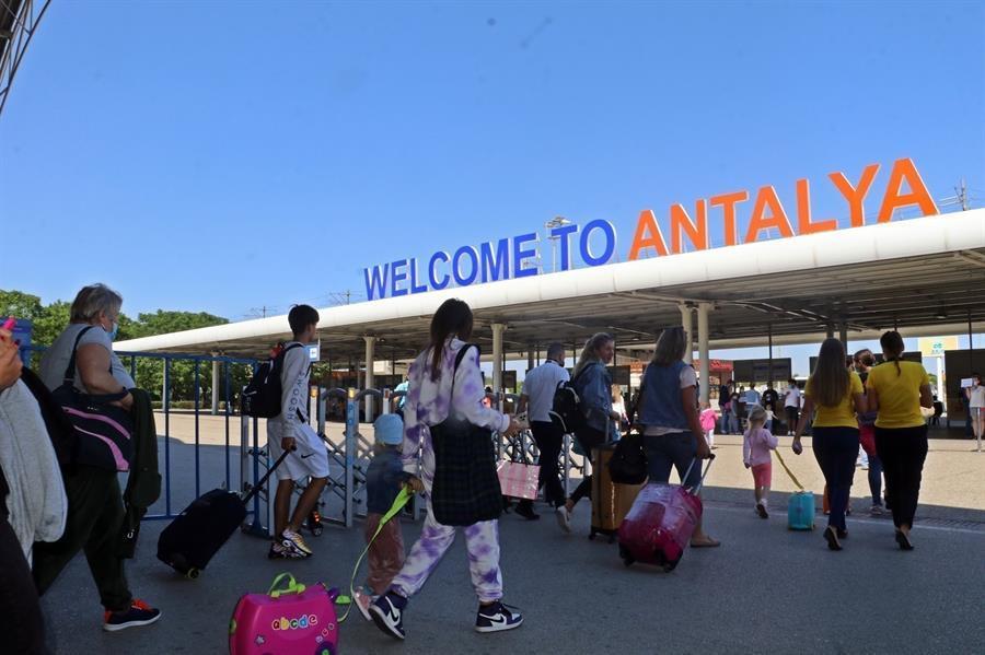Tourist arrivals in Antalya tops 10 million